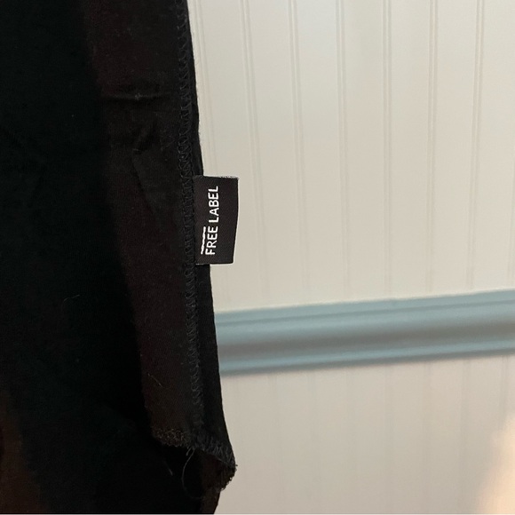 Free Label Tee - Picture 4 of 5
